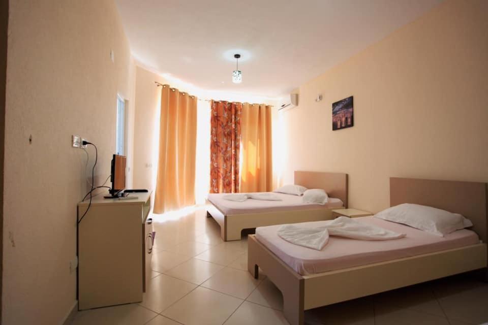 Hotel Comfort Shëngjin 외부 사진