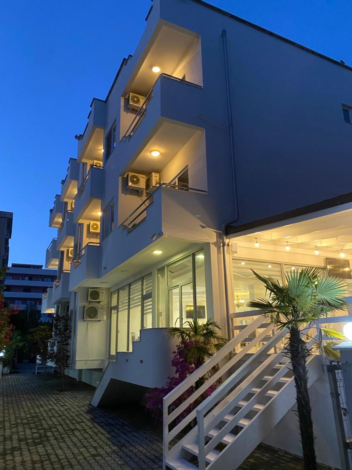 Hotel Comfort Shëngjin 외부 사진